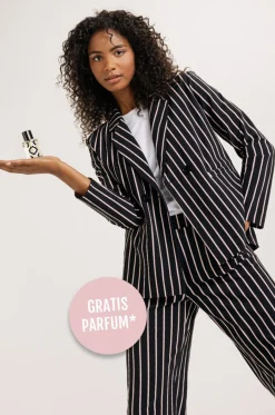 Lark Fragrance blazer - black/blush