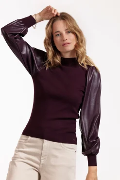 Noortje faux leather pullover - blackberry