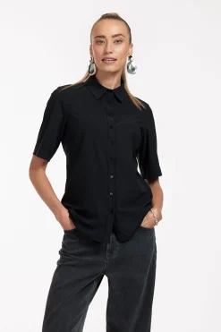 Poppy SSL shirt - black