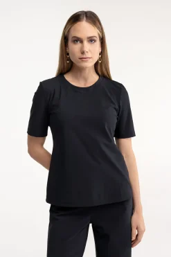 Travel Tee - black