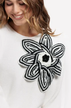 Valerie chunky flower pullover - off white